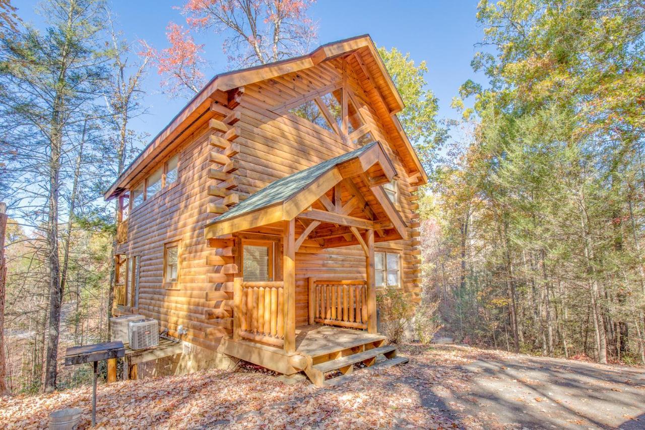 Secret Romance, 2 Bedrooms, Sleeps 8, Pool Table, Hot Tub, Arcade Gatlinburg Exterior photo